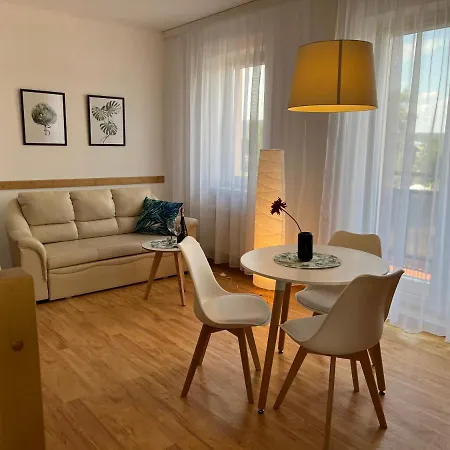 Apartament Z Pieterkiem Jelenia Gora Exterior photo